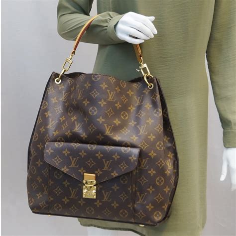 metis hobo louis vuitton price|louis vuitton duomo hobo.